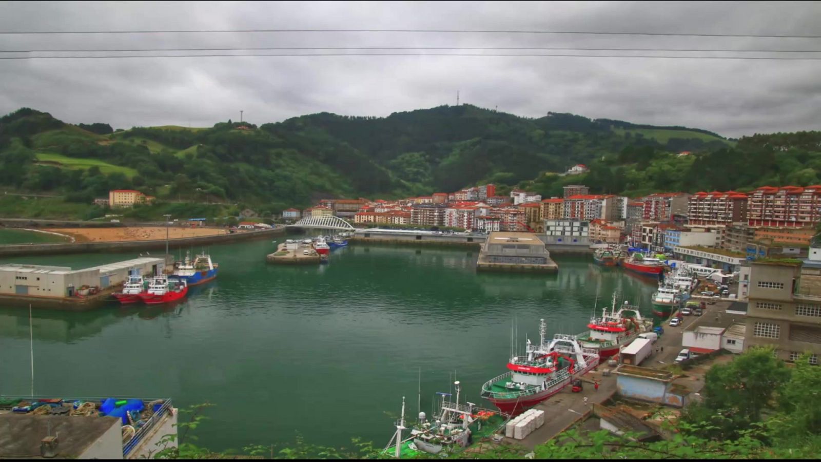 Posibilidad de algunos chubascos o tormentas, en general débiles y aislados, en zonas de interior del centro y nordeste - ver ahora