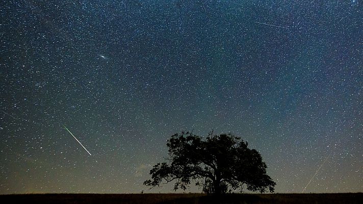 Telediario 1 - ¿Qué esconden las Perseidas?: llega la lluvia de estrellas más esperada del verano