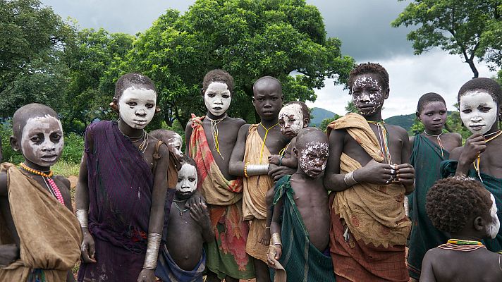Entre mundos - Los guardianes de la tradición