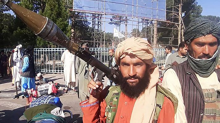 Telediario 1 - Los talibanes ya controlan 15 capitales de provincia en Afganistán