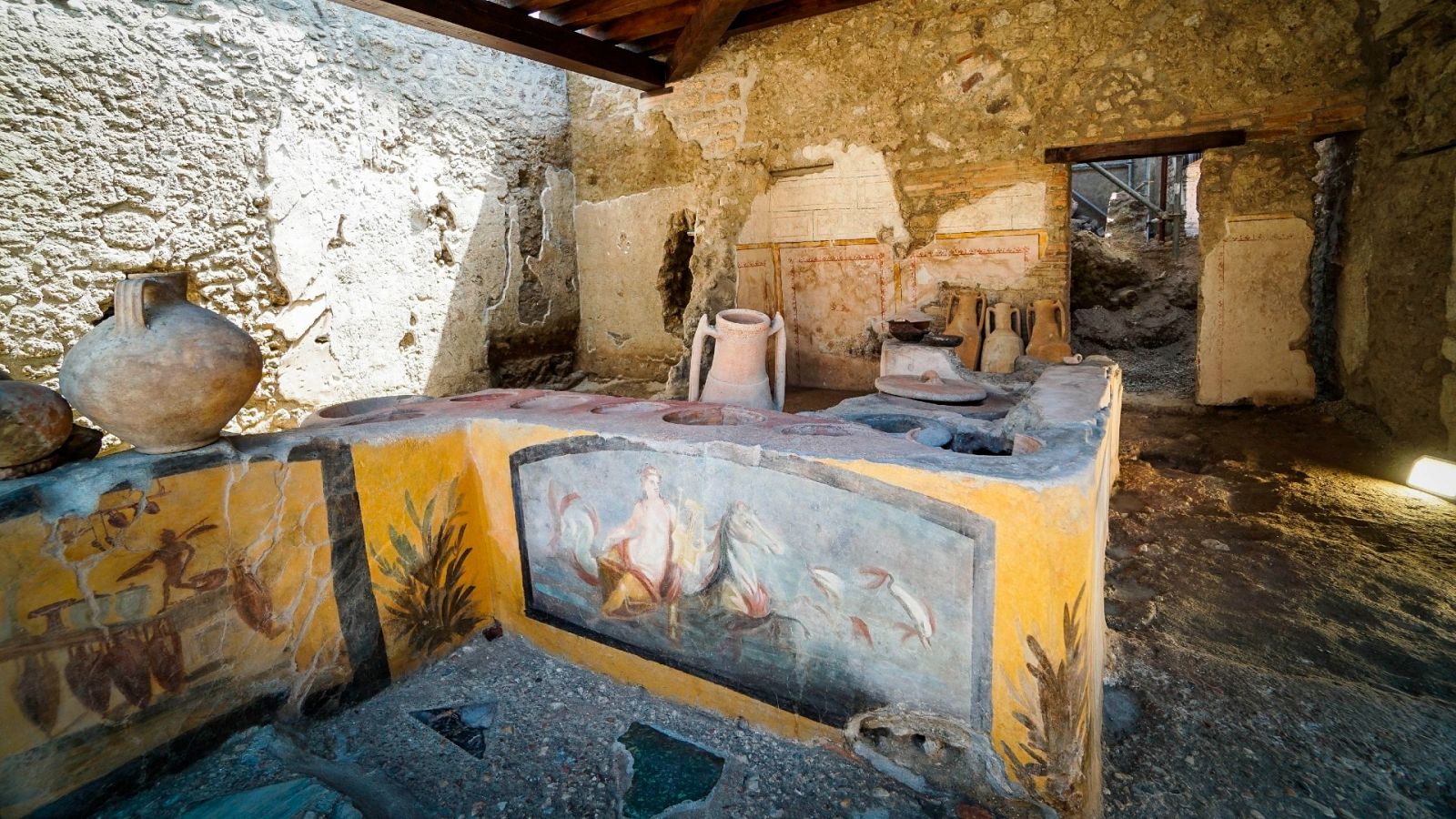 Pompeya 'reabre' uno de sus termopolios mejor conservados - Ver ahora