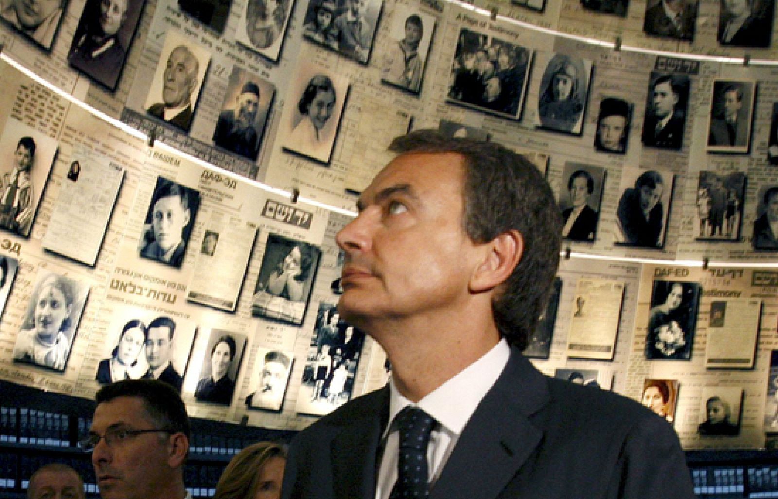 En el segundo día de su gira por Oriente Próximo,  Zapatero se ha reunido con el presidente de Israel en Jerusalén | Ver