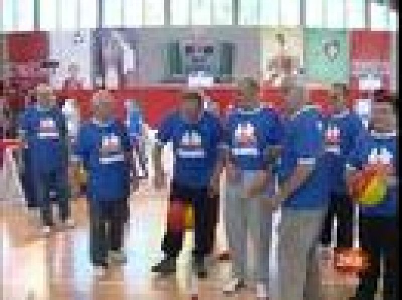 'El Baloncesto no tiene edad', un programa dirigido a los mayores de 60 años en la Comunidad de Madrid 'da cancha' a los jugadores más veteranos.
