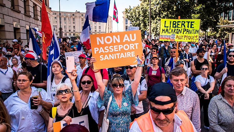 Quinto sábado consecutivo de protestas en Francia en contra del pasaporte COVID