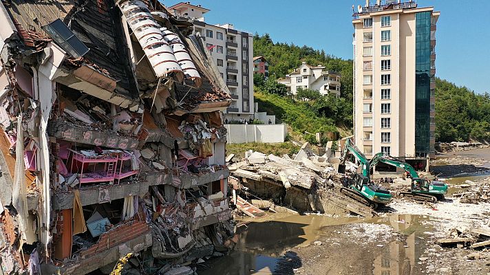 Informativo 24h - Las inundaciones en Turquía dejan ya más de 50 muertos y decenas de desaparecidos