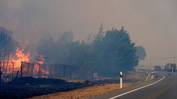 Telediario Fin de Semana - Un incendio en Navalacruz, Ávila, calcina 5.000 hectáreas