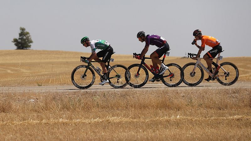 Diego Rubio se escapa en un tramo de la etapa 2 de La Vuelta