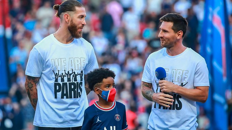 La afición del PSG enloquece con Leo Messi y Sergio Ramos