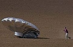 Un globo de gas que viajaba a la deriva por EE.UU. aterriza sin nadie en su interior