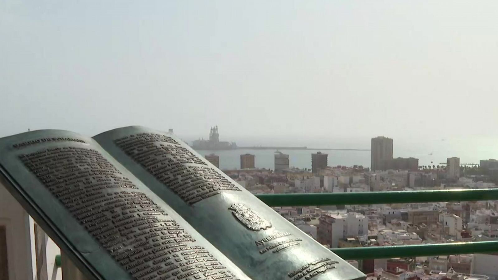 Temperaturas significativamente altas en gran parte de la mitad sur peninsular y Canarias, superándose los 40 grados en el valle del Guadalquivir y, puntualmente, en el sur de islas Canarias montañosas - ver ahora