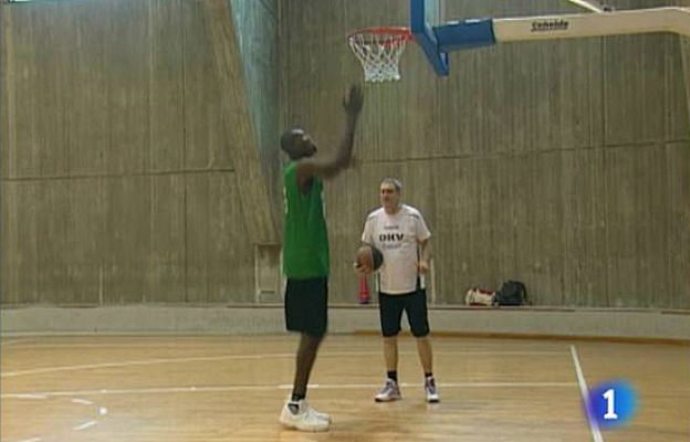 Baloncesto en RTVE - Un gigante de 15 años en el DKV