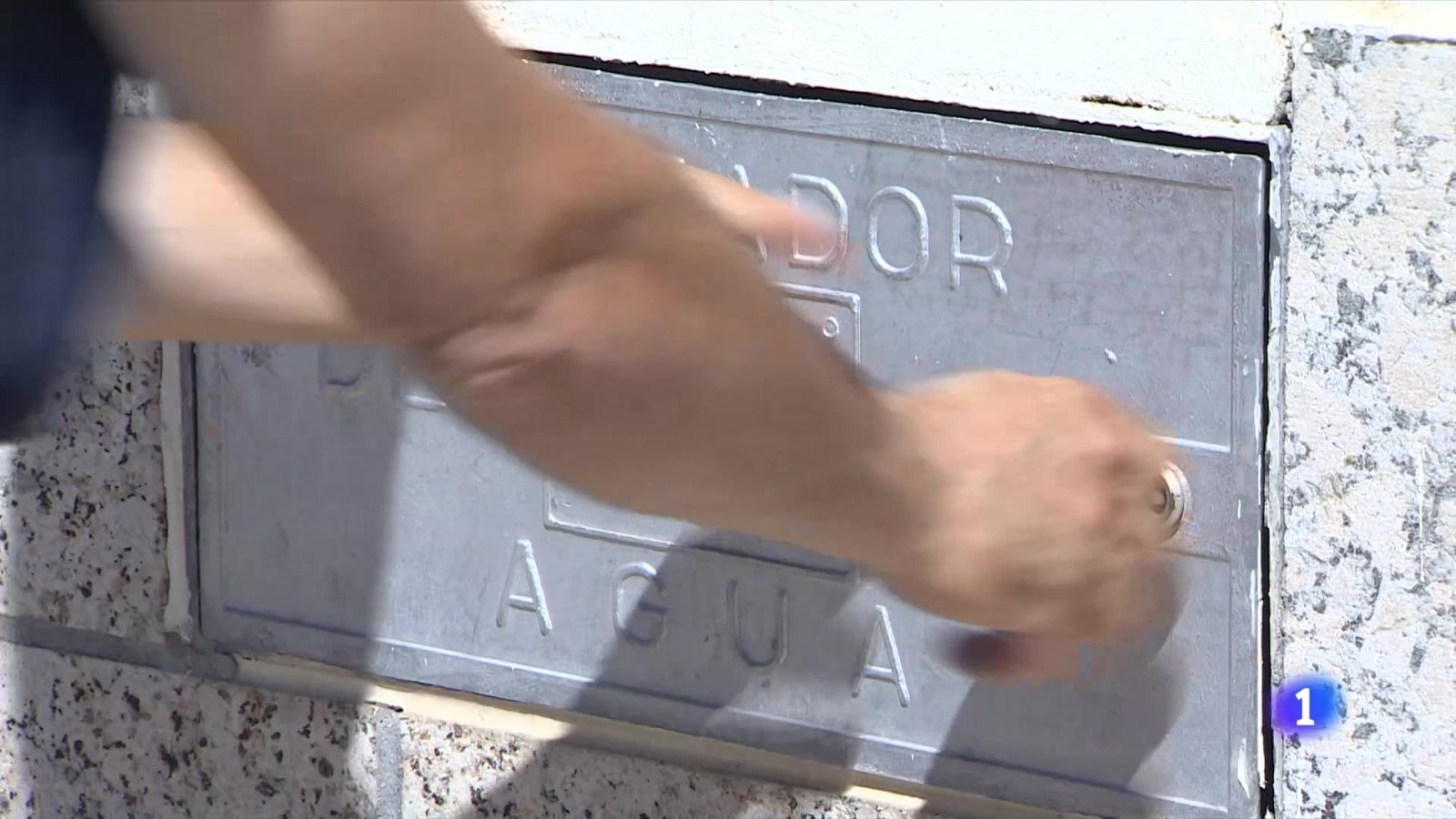 Iberdrola ha desenvalsado Valdecañas hasta niveles que complican el suminstro de los vecinos | Ver