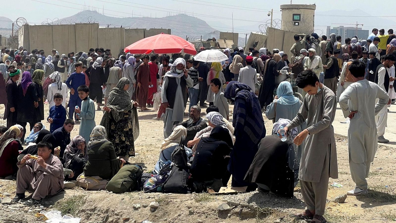 Caos y estampidas por las evacuaciones en el aeropuerto de Kabul