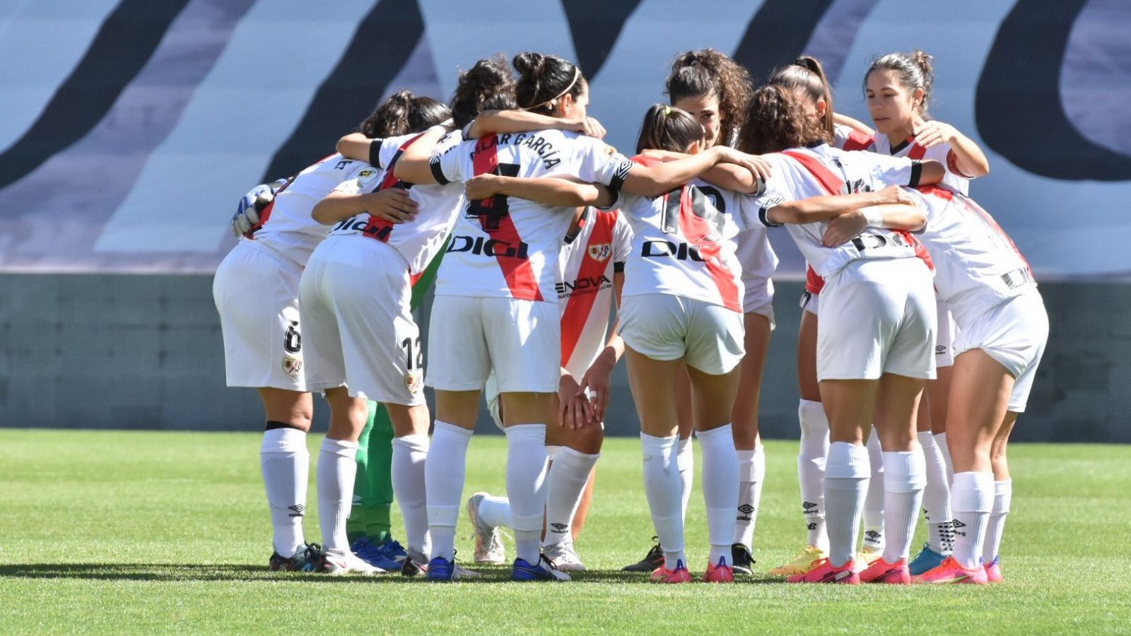 El Rayo Vallecano femenino de fútbol se planta