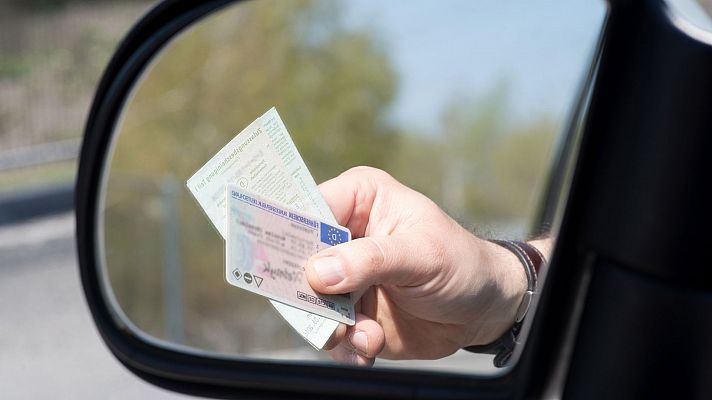 Mil euros por un carnet de conducir falso