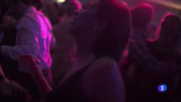 Telediario 1 - La pandemia de coronavirus complica la supervivencia de las escuelas de swing