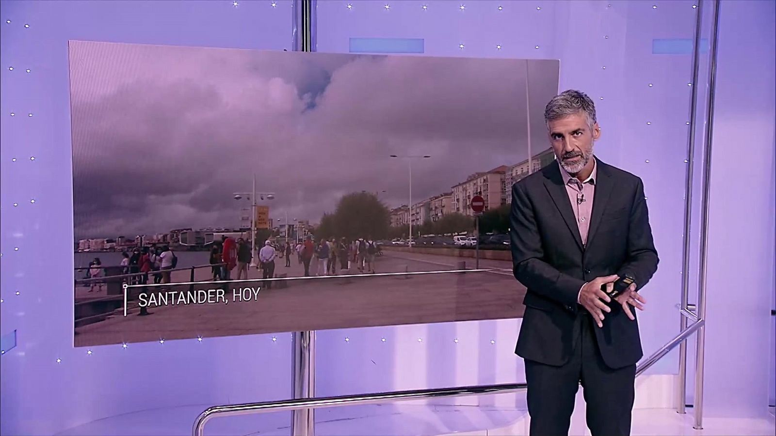 Las temperaturas descenderán en Canarias, aunque todavía se pueden alcanzar los 34 grados en puntos del sur y oeste de las islas montañosas. También bajarán en Pirineos y este de Cataluña, y ascenderán en el resto del extremo norte peninsular - ver a