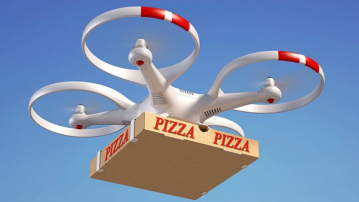 Telediario 1 - Un restaurante de Ibiza reparte comida con un dron a las embarcaciones fondeadas cerca de la playa