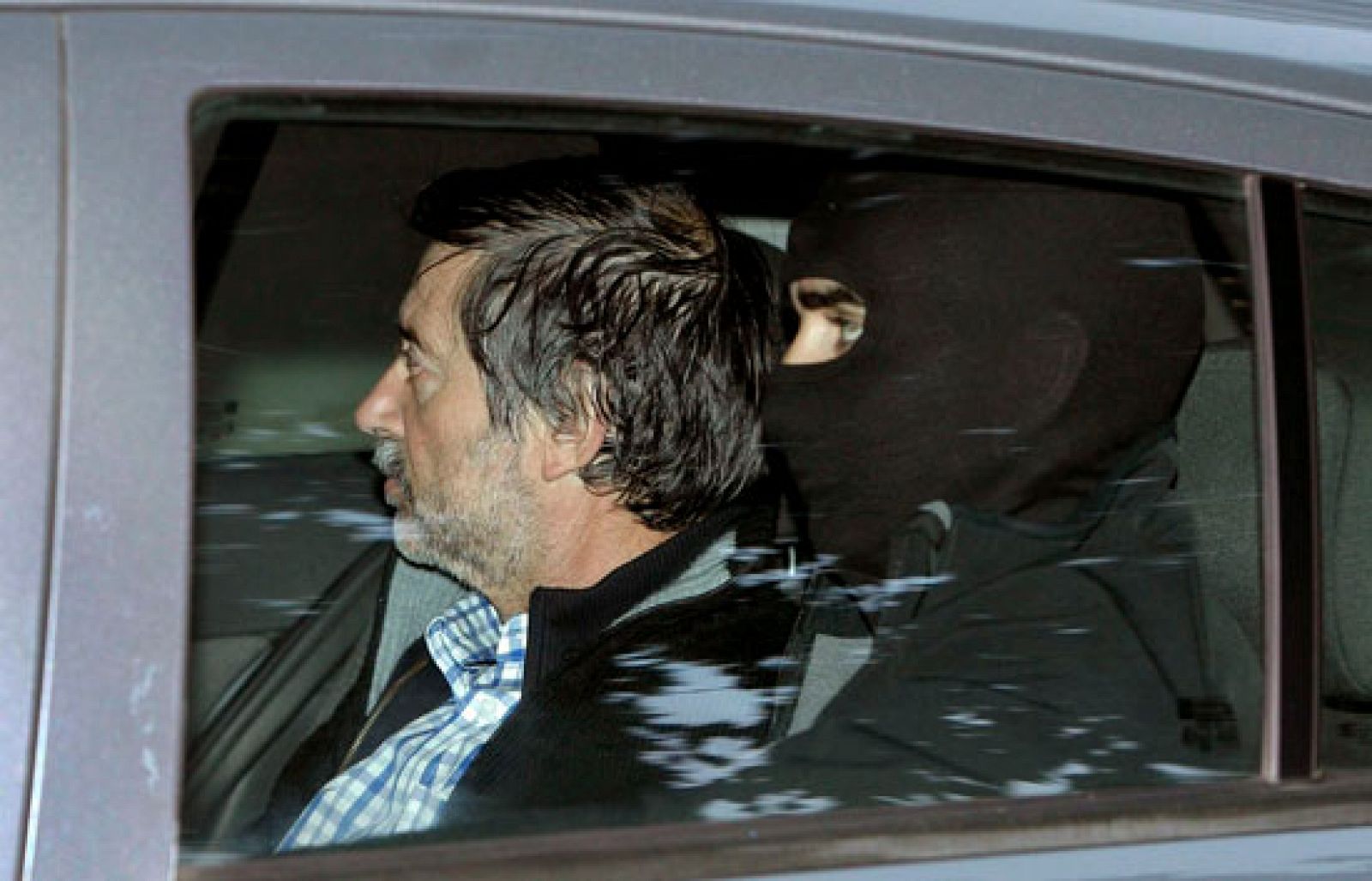 El juez Garzón envía a prisión a 5 de los 10 detenidos por reconstruir la dirección de Batasuna