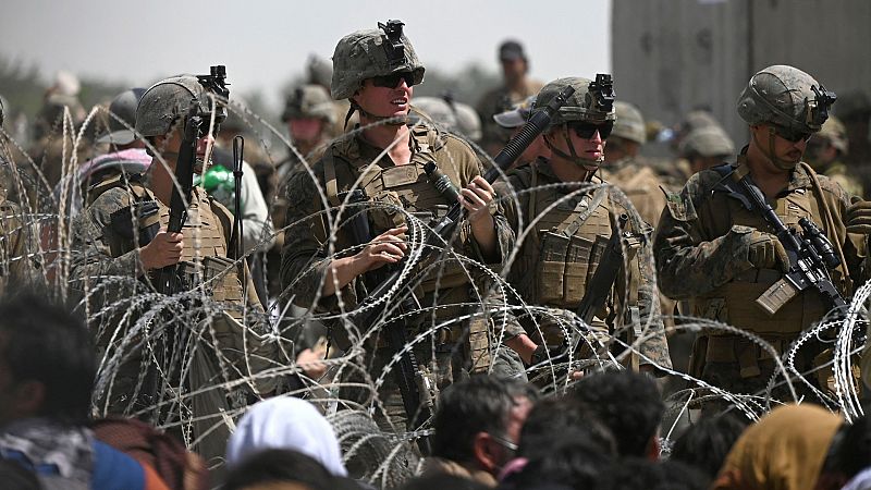 Continúa el caos en el aeropuerto de Kabul