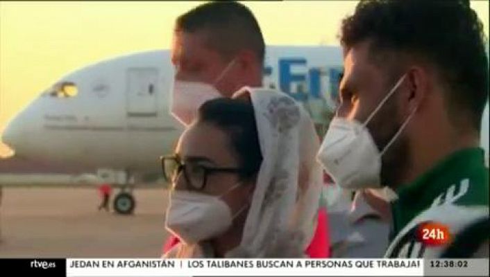 La deportista y abogada afgana Nilofar Bayat llega a España