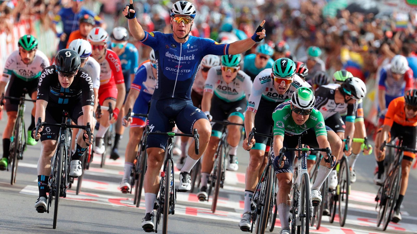 Vuelta a España | Jakobsen gana al sprint en La Manga -- Ver ahora