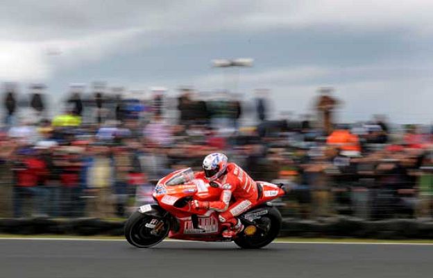  - Stoner pulveriza la 'pole'