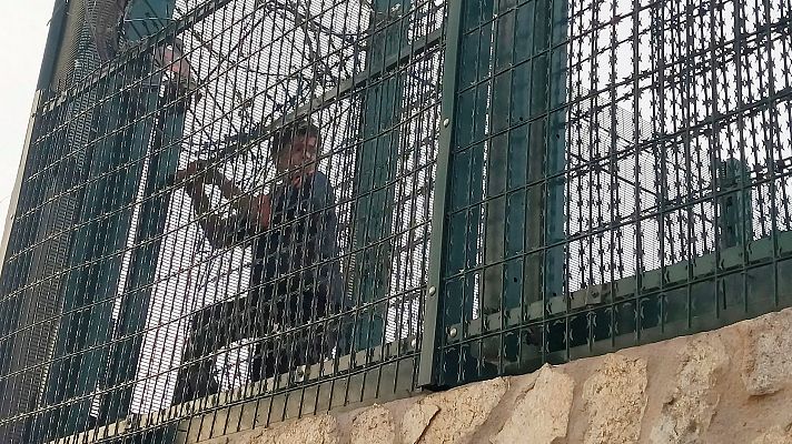 Telediario Fin de Semana - La ONG Luna Blanca atiende a los menores marroquíes en Ceuta que huyen de las devoluciones