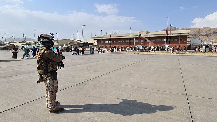 Informativo 24h - Jemad, sobre la evacuación de los afganos: "Ellos por su cuenta y riesgo tienen que llegar hasta la puerta que se les diga"