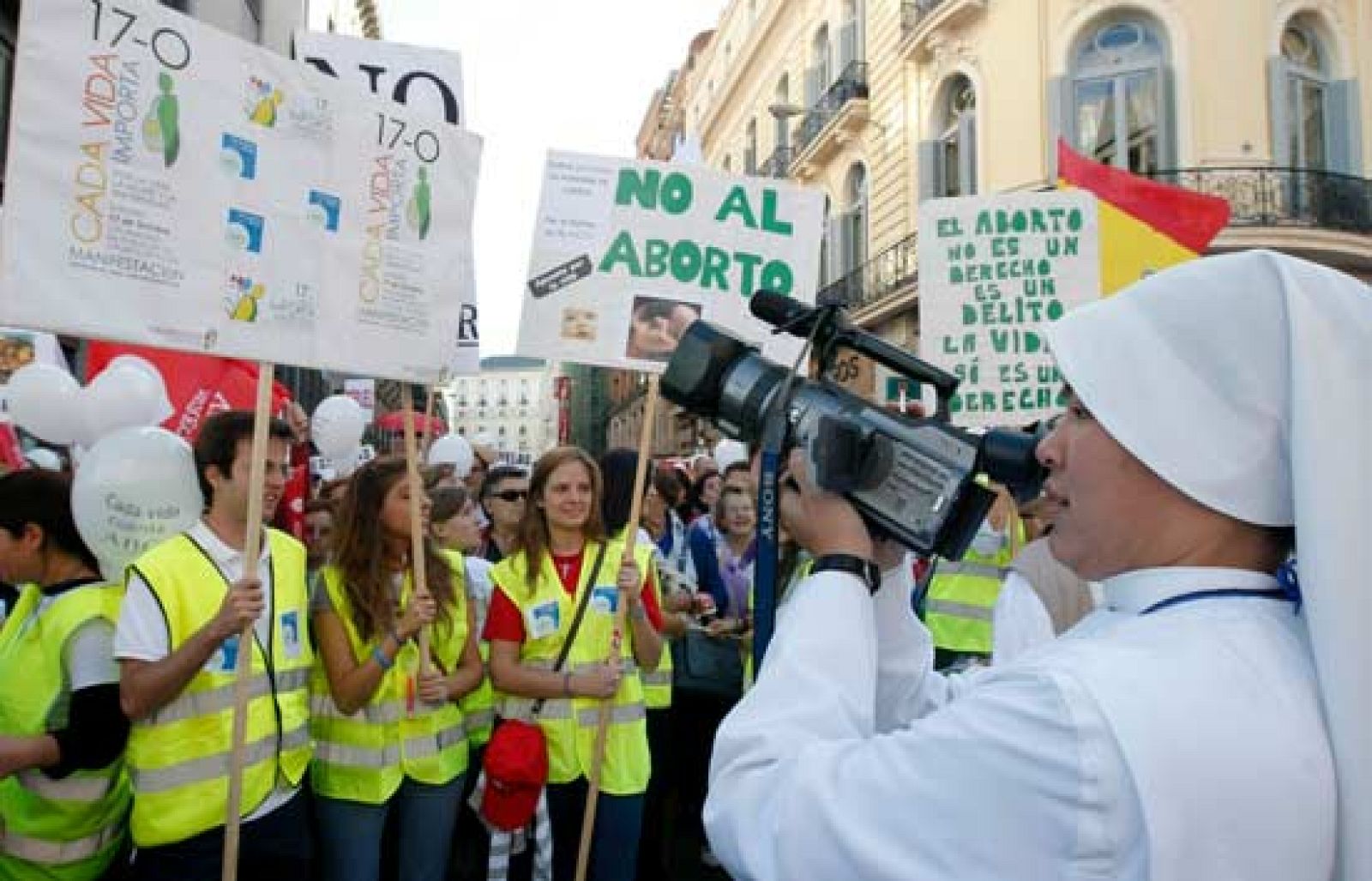 Ambiente festivo en la manifestación contra la reforma de la Ley del Aborto | Ver