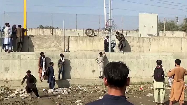 El drama de la evacuación, 18 horas para entrar en el aeropuerto de Kabul sin éxito