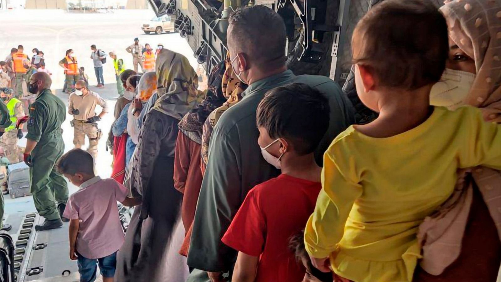 Los colaboradores de España en Afganistán piden su evacuación - La hora de La 1 | Ver