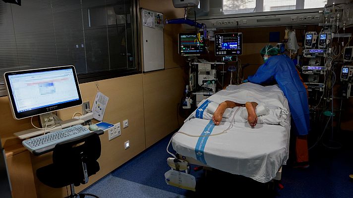 Informativo 24h - Un estudio demuestra que poner boca abajo a los pacientes COVID mejora su evolución