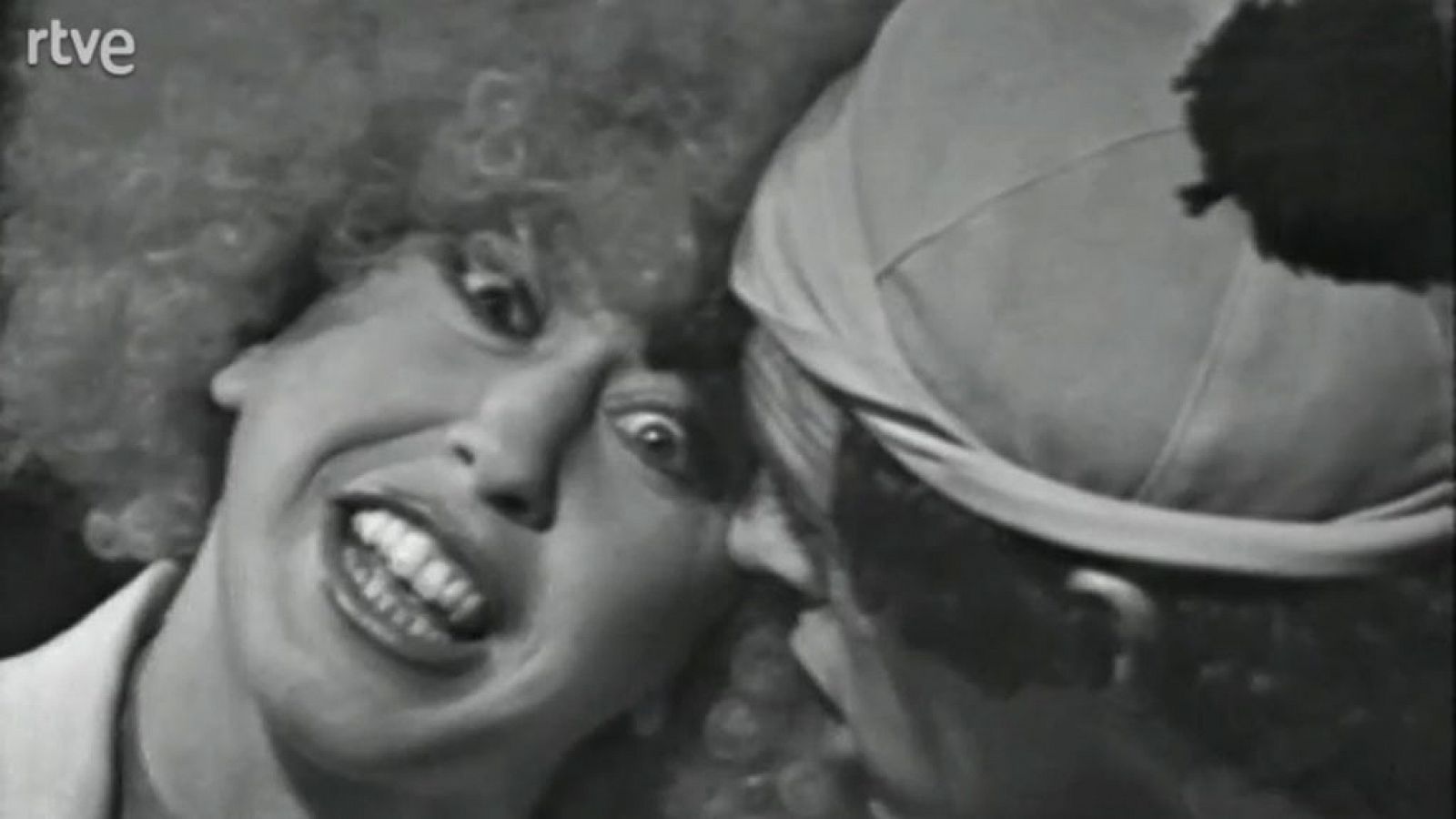 Jueves locos - Capítulo 2 - Jueves locos | Ver