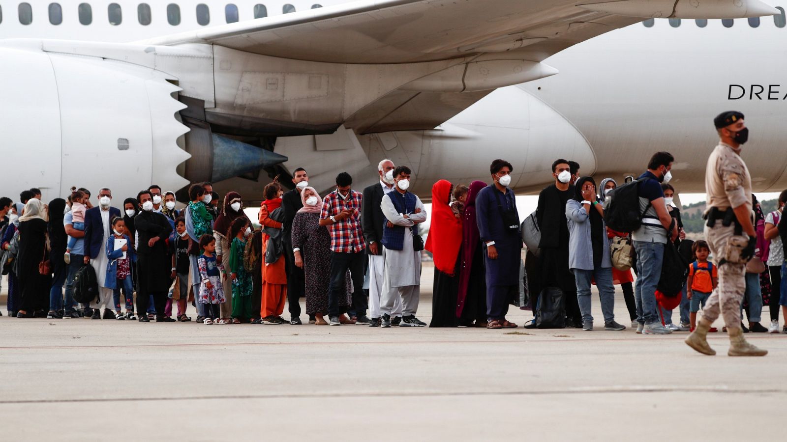 El Gobierno acelera las evacuaciones desde Afganistán