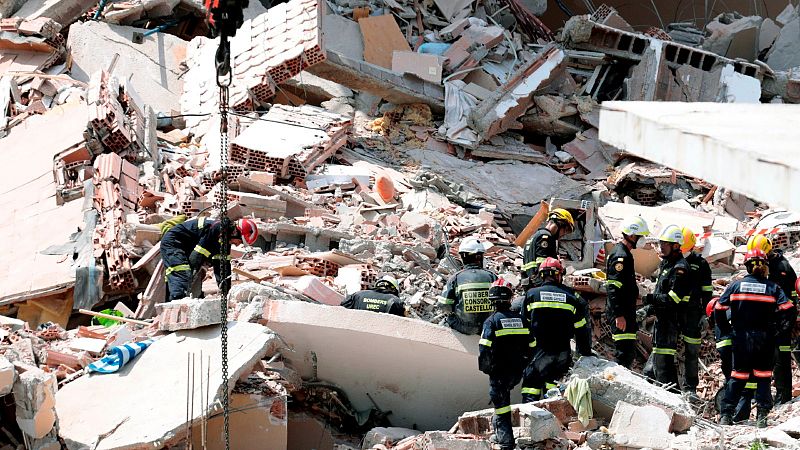 El derrumbe de un edificio en Peñíscola deja un menor fallecido, un joven herido y una mujer desaparecida