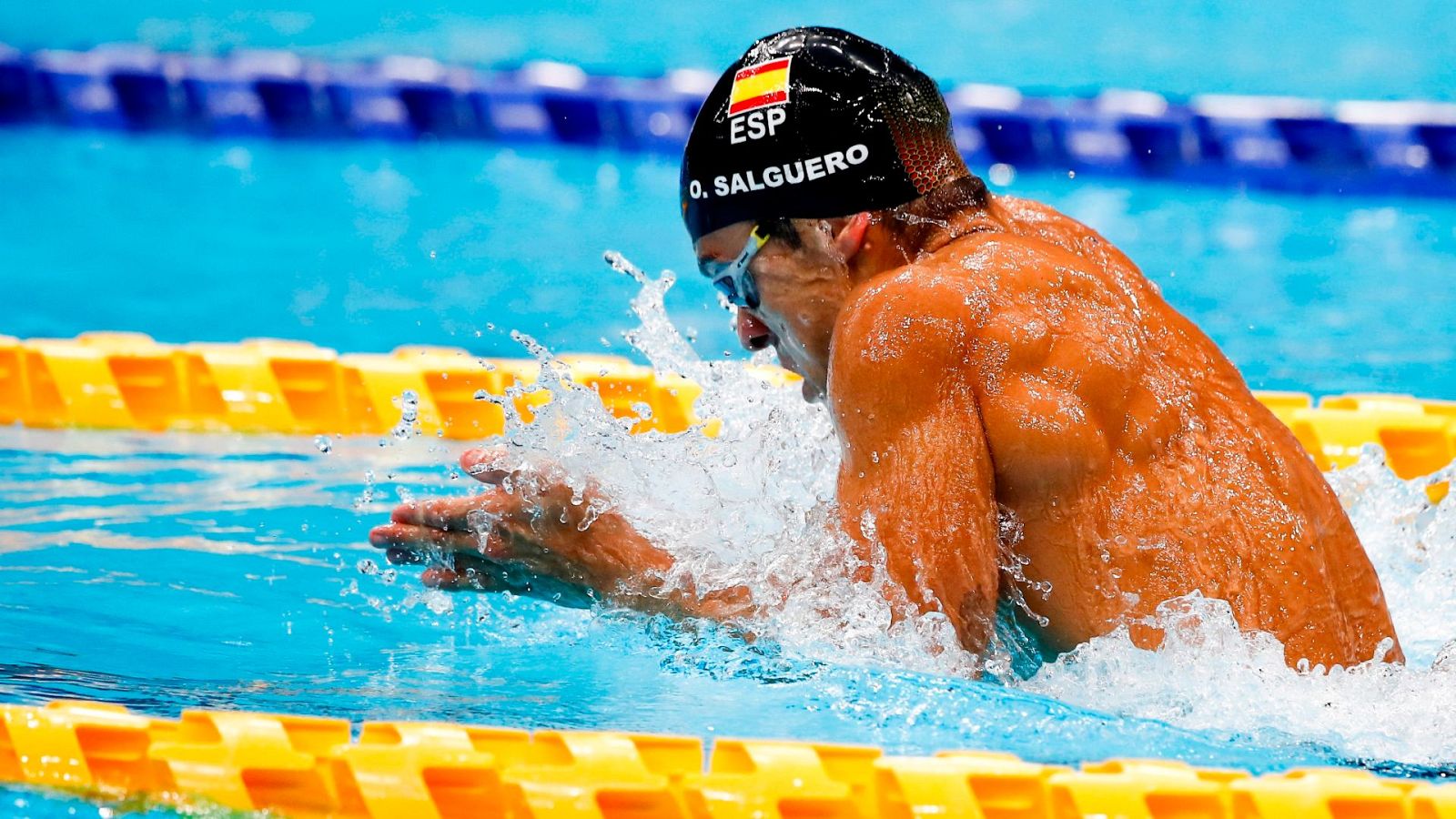 Óscar Salguero nada hacia otra plata para España