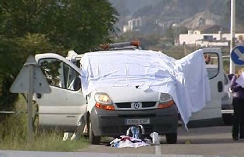 Tres muertos en un tiroteo junto al penal cántabro de El Dueso