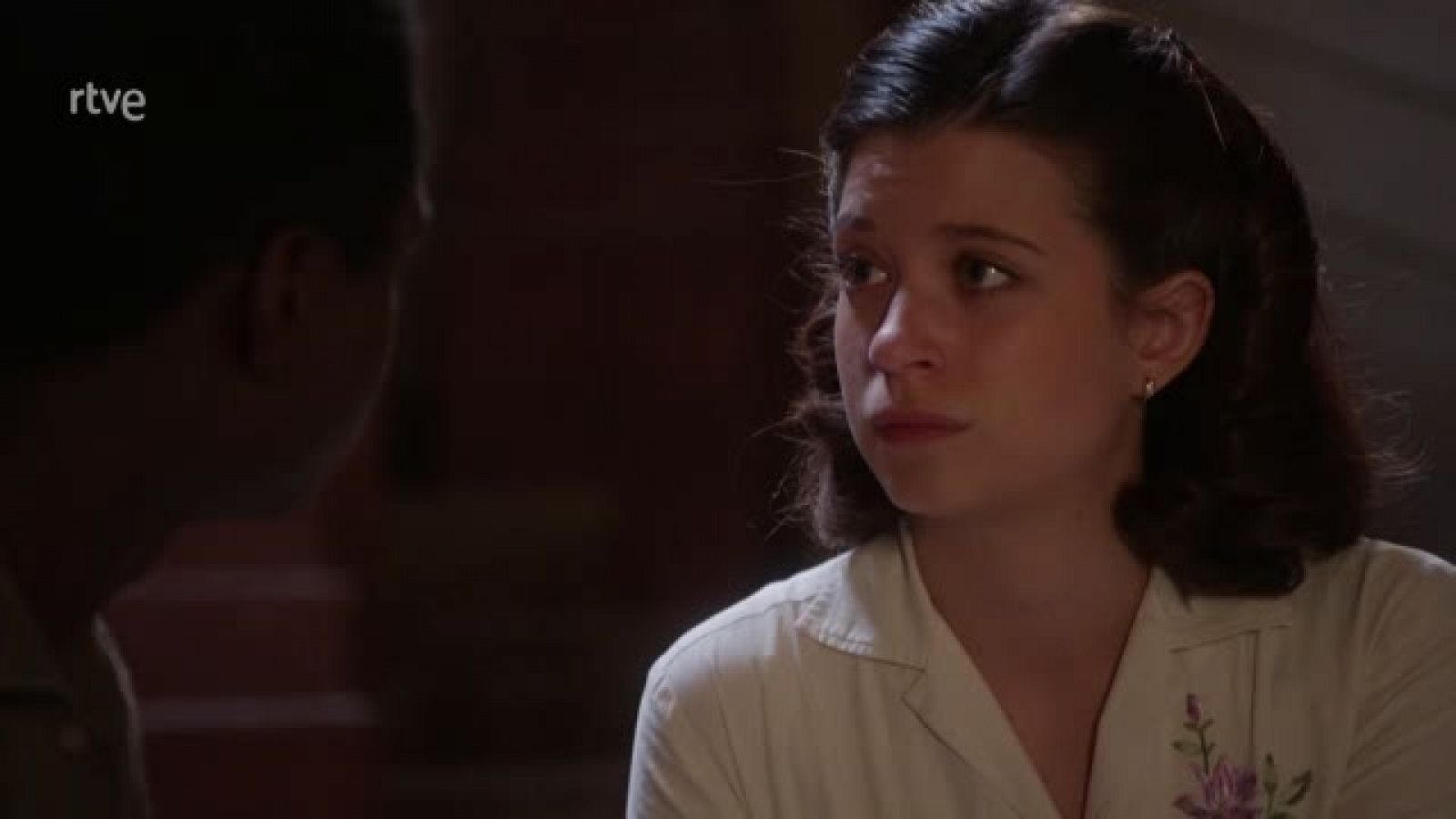 Dos Vidas: Kiros cuenta a Carmen sobre la implicación de la fábrica - Dos vidas | Ver