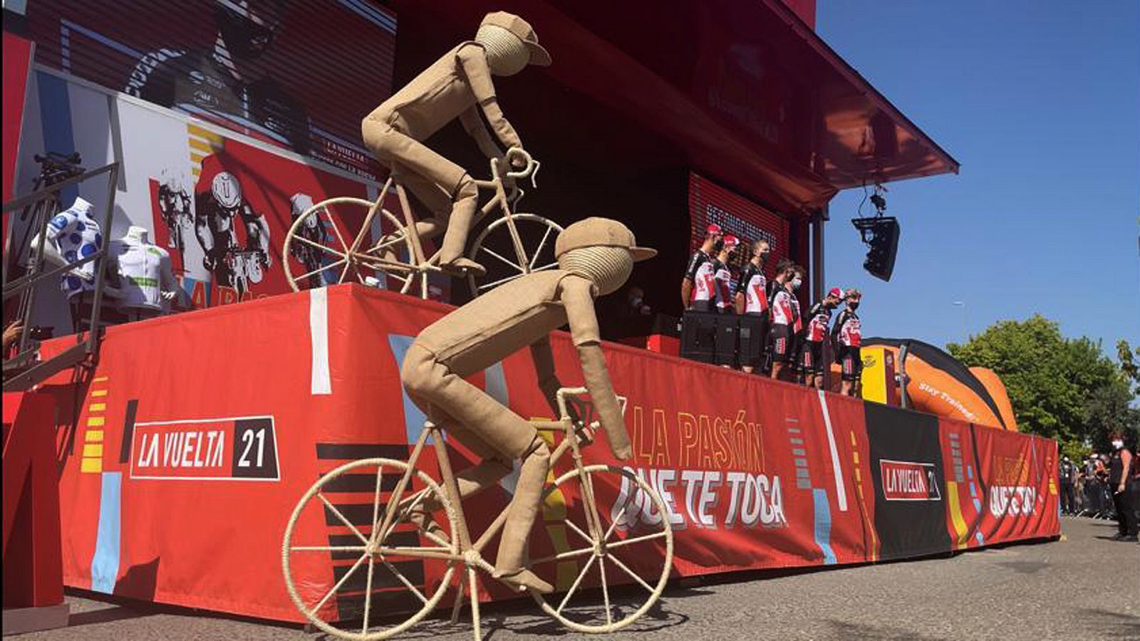 Vuelta a España | Así es el espectáculo de las salidas cada día en la Vuelta 2021
