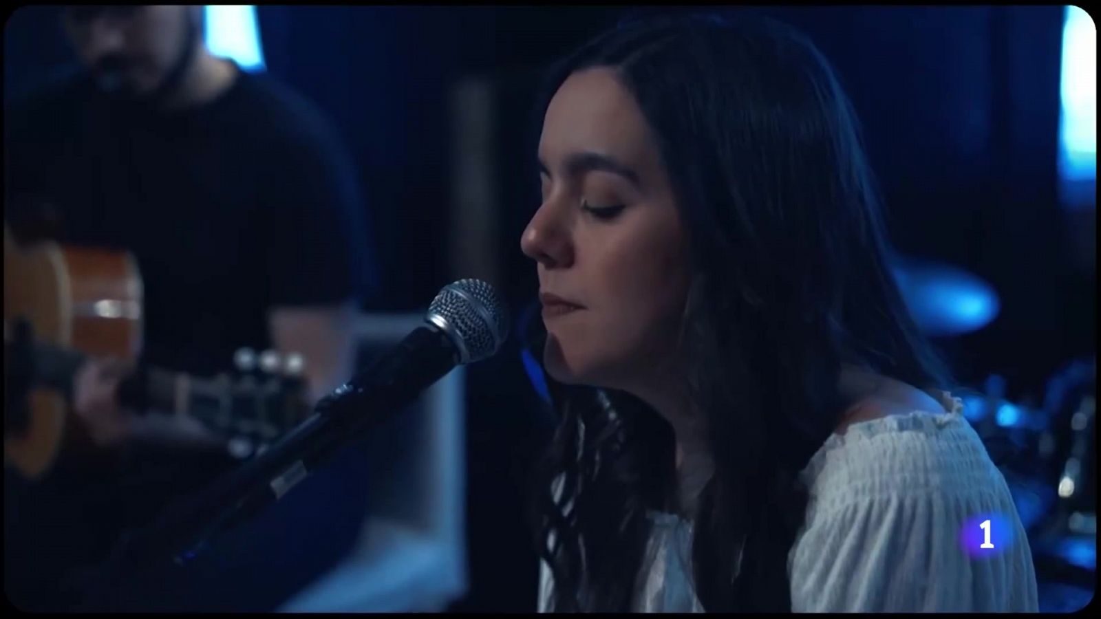 Valeria Castro: de las redes sociales a los escenarios | Ver