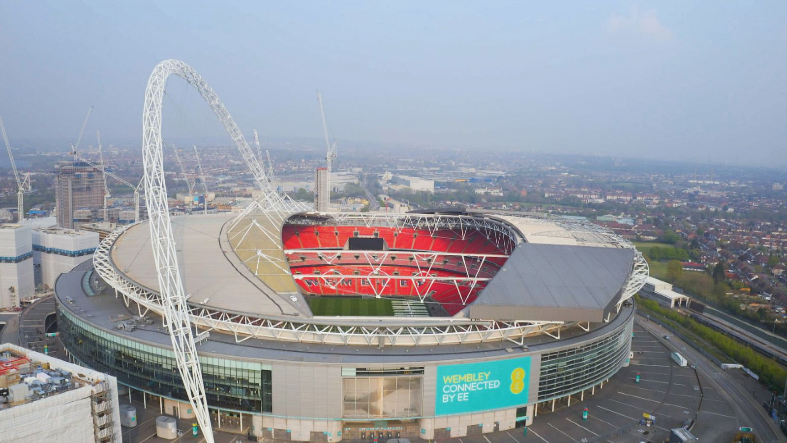 Megaestadios. Un recorrido por Europa - Episodio 5: Londres vs Munich - Documental en RTVE