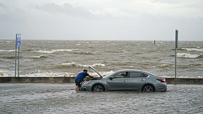 El huracán Ida inunda Luisiana y deja sin luz a más de un millón de hogares