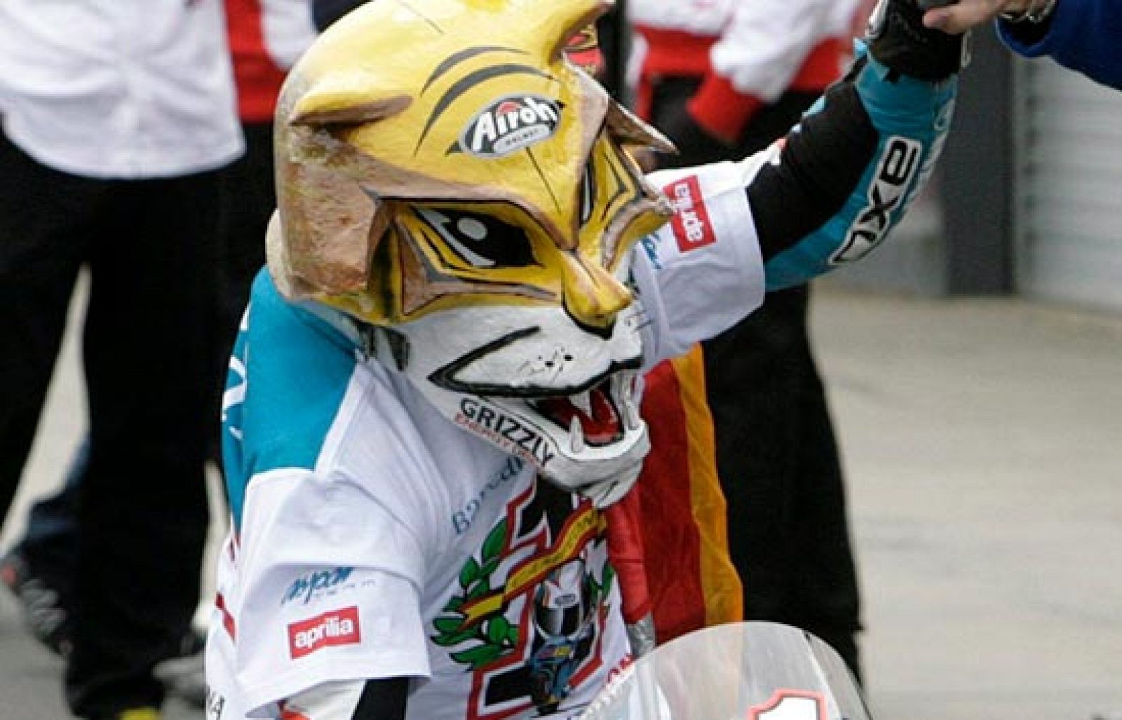 Simón ingresa en el club de los elegidos | Ver