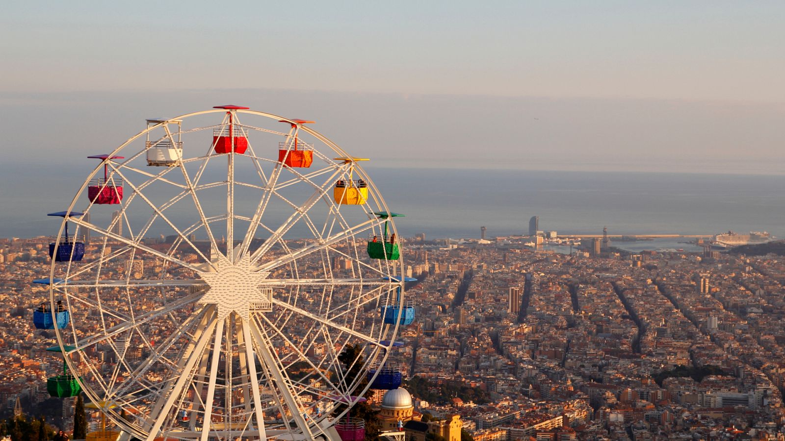 España Directo - Parque Tibidabo: 120 años de historia, recorremos sus atracciones