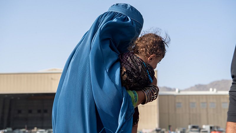Las mujeres afganas temen no poder estudiar bajo el régimen talibán 