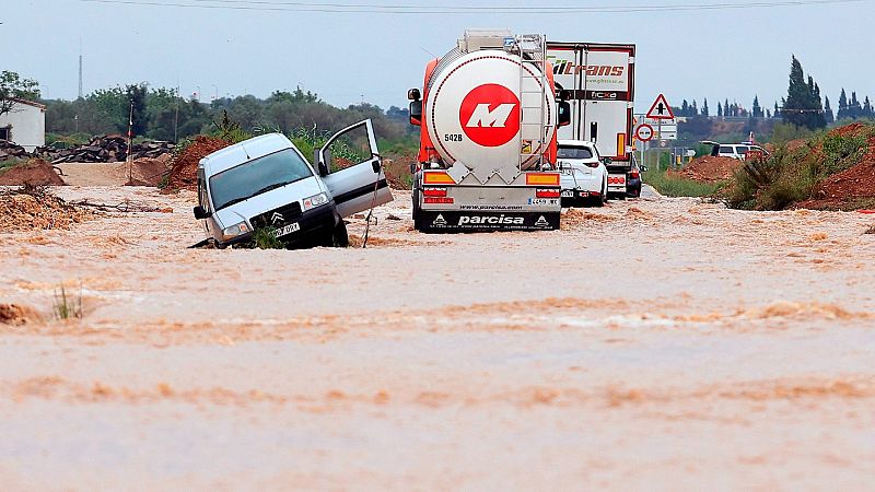Las fuertes lluvias dejan inundaciones en varias comunidades autónomas y mantienen en alerta a toda España