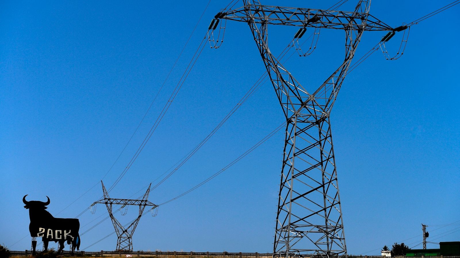 El alcalde de un pueblo madrileño dejará de pagar la luz 