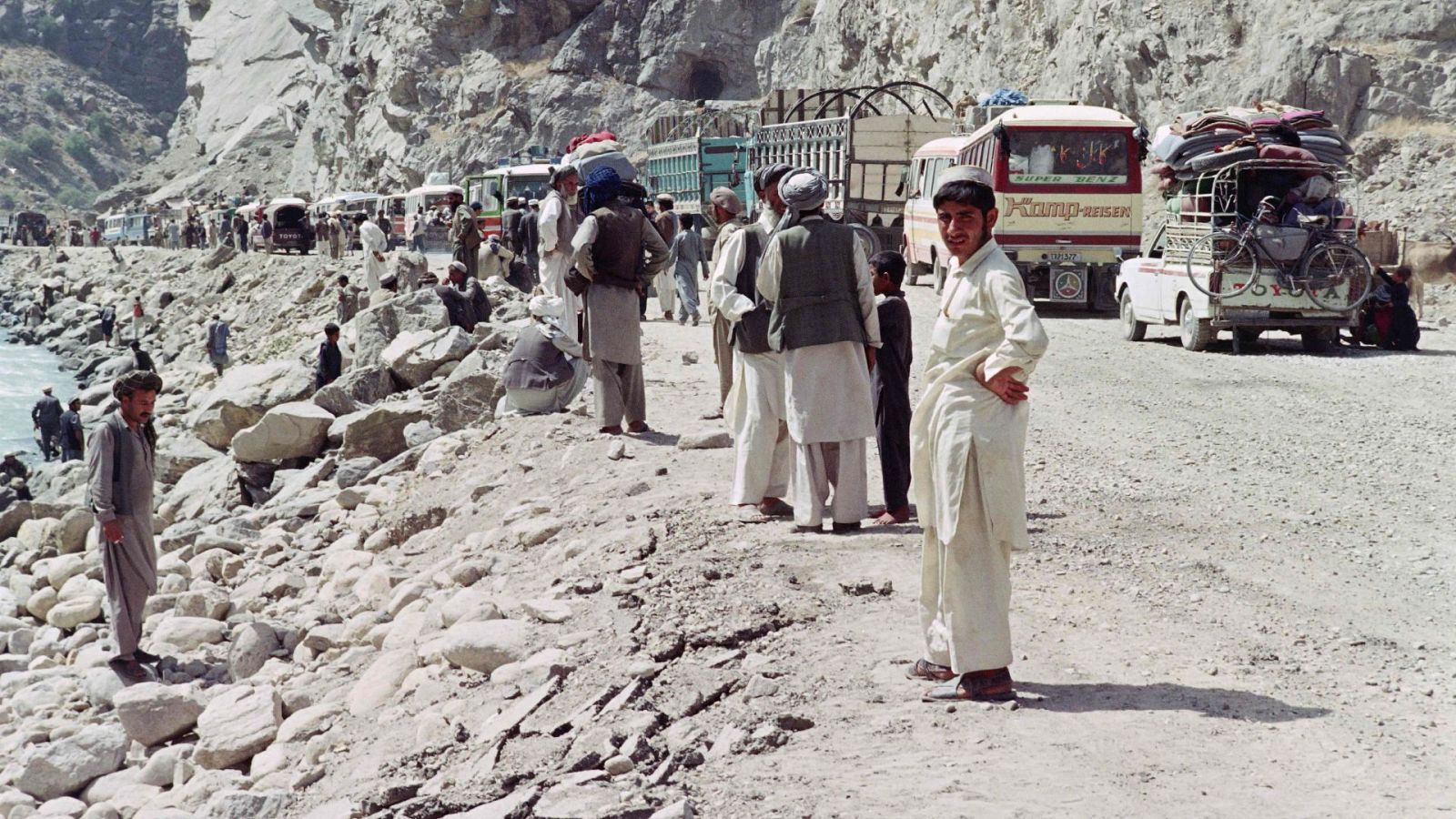 Pakistán mantiene cerradas sus puertas a los refugiados afganos que huyen de los talibanes
