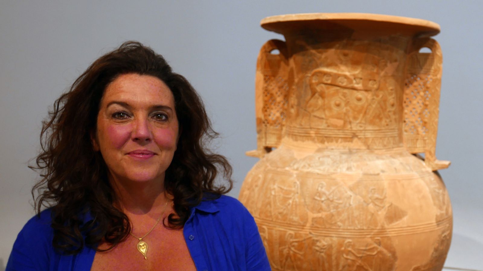 Odisea por las islas griegas con Bettany Hughes - Episodio 2: Delos - Ikaria - Mykonos - ver ahora